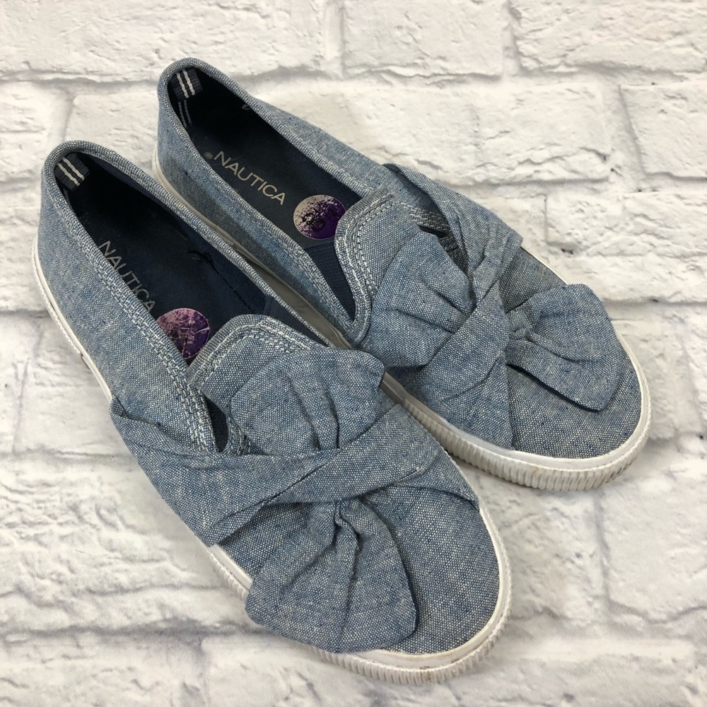 Nautica denim blue bow slip on sneakers Size 8.5 Light wash denim
